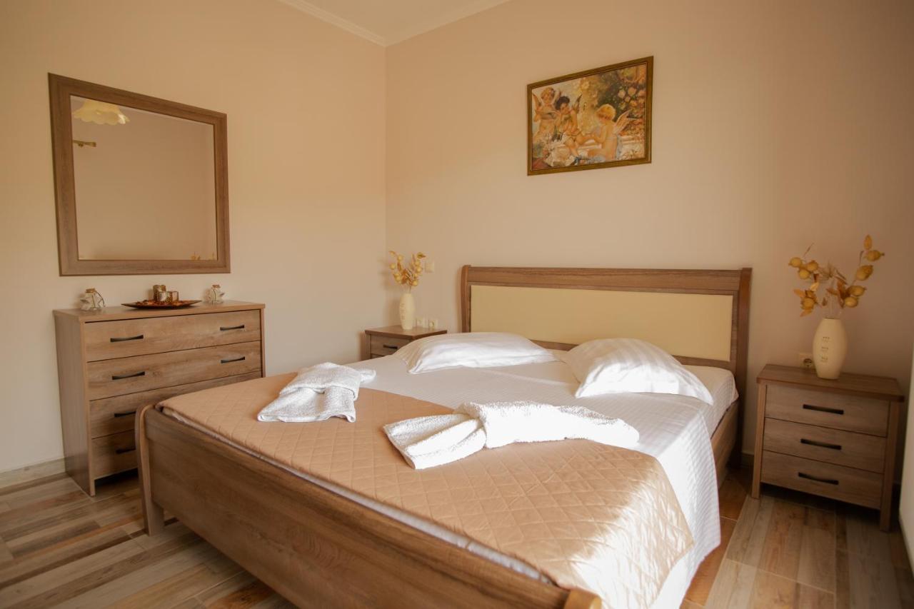 Nikorina Apts Lefkada City ภายนอก รูปภาพ