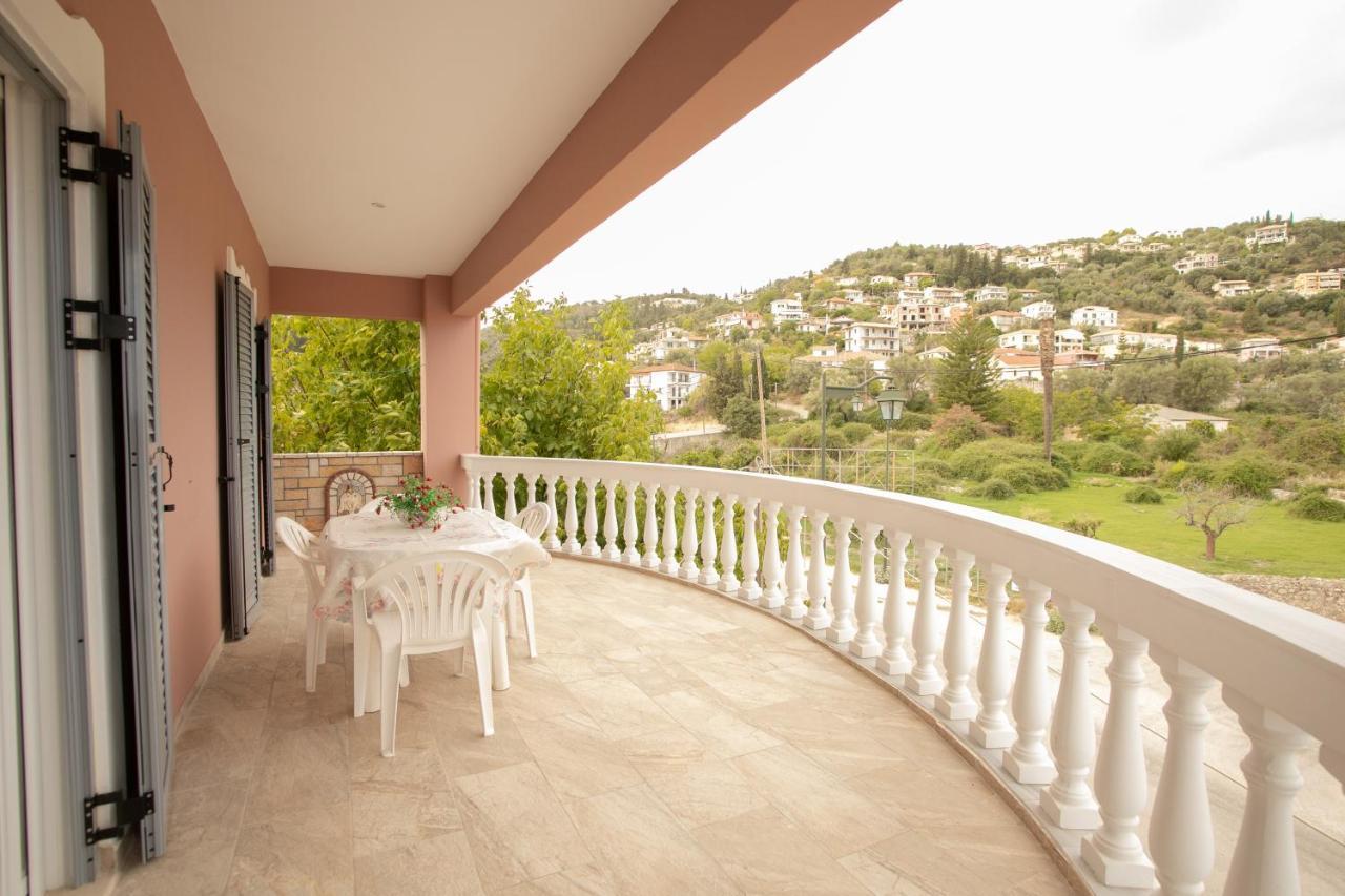 Nikorina Apts Lefkada City ภายนอก รูปภาพ