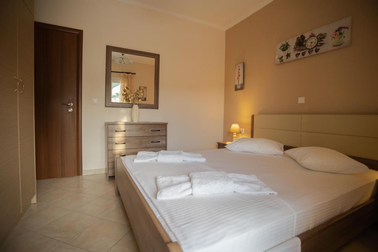 Nikorina Apts Lefkada City ภายนอก รูปภาพ